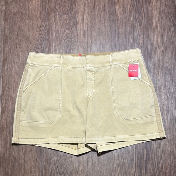 SPANX Pants - SPANX Tan Utility Shorts NWT Size 3X Pull-On Stretch Shaping Casual Shorts
